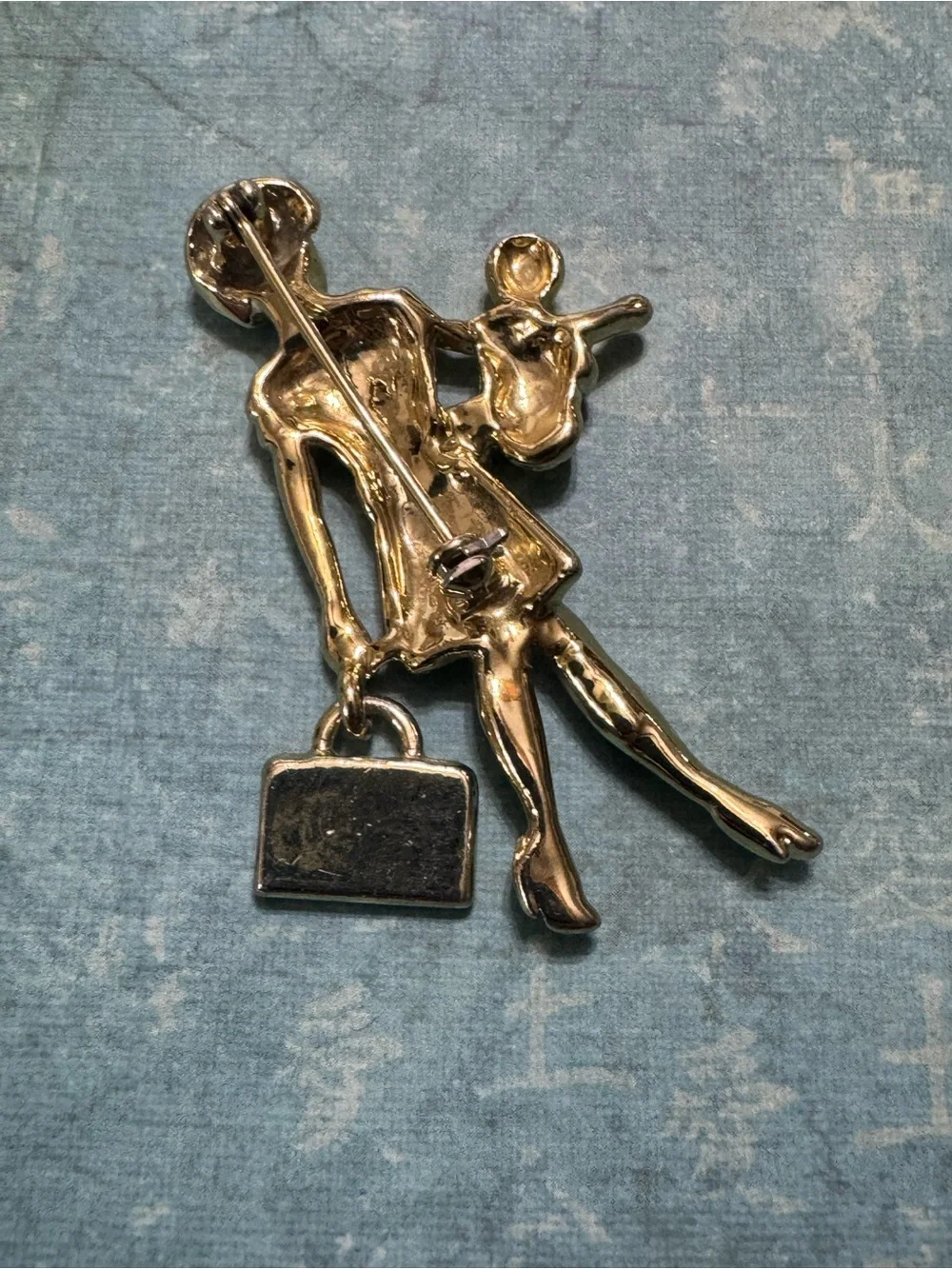 VINTAGE WORKING MOM GOLD TONE BROOCH